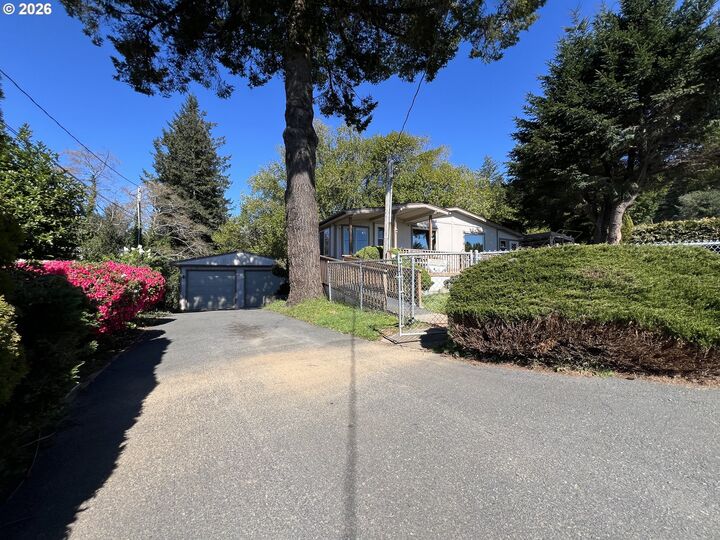 Property Photo: 97967 Hallway Rd OR 97415