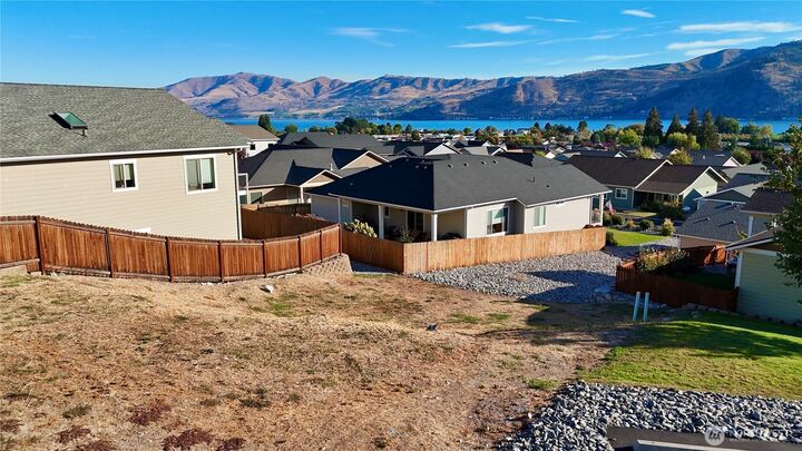 Property Photo:  516  Village Drive  WA 98831 