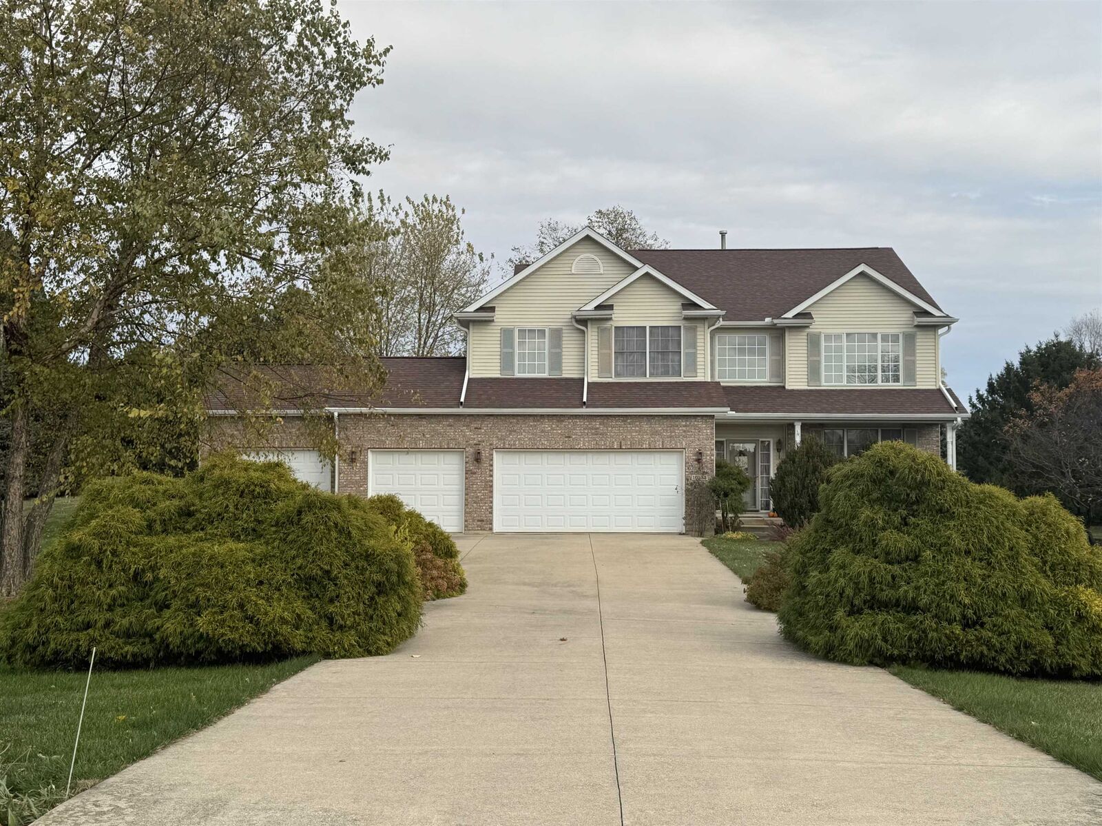 Property Photo: 10133 Springborough Drive IL 61107