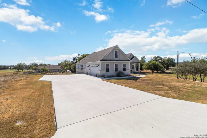 Property Photo:  342 Wood View  TX 78003 