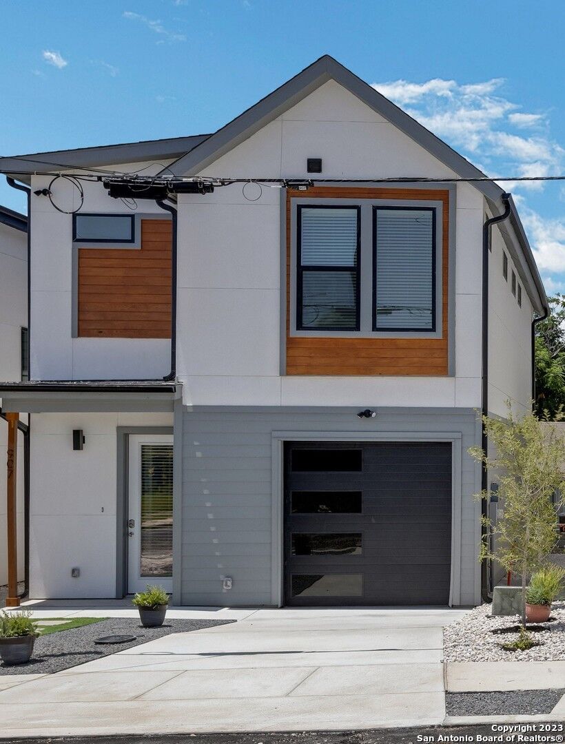 Property Photo: 931 Piedmont Ave TX 78210