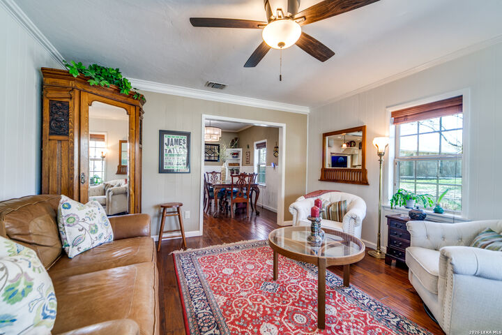 Property Photo:  313 Roosevelt  TX 78006 