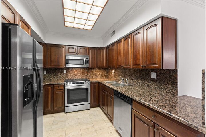 Property Photo:  3600 Mystic Pointe Dr 310  FL 33180 