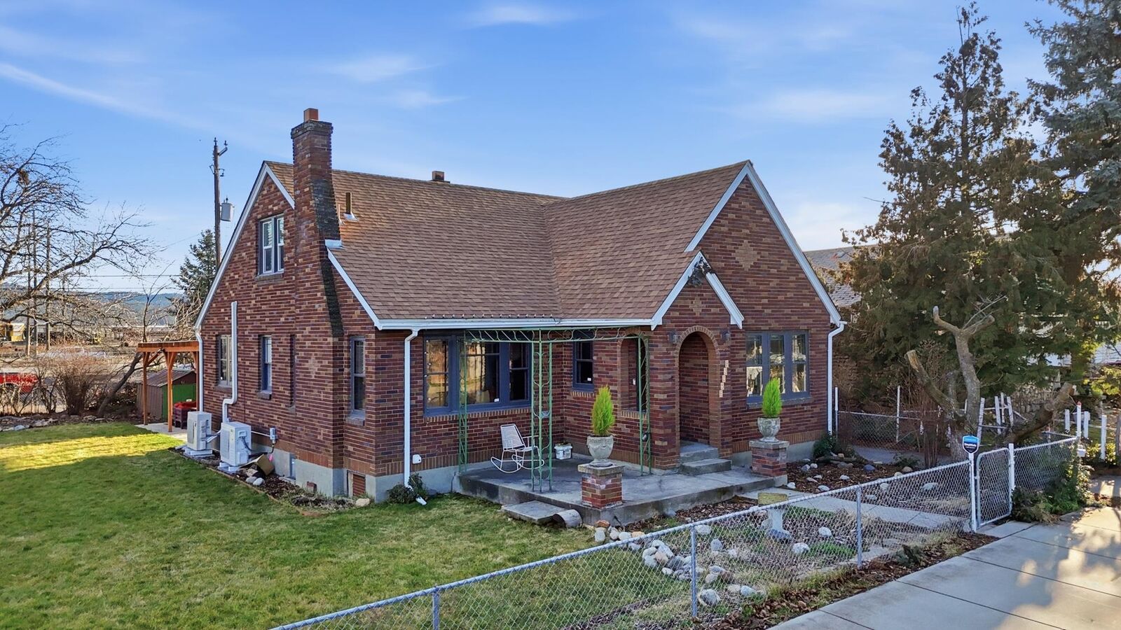 Property Photo:  5038 E Commerce Ave  WA 99212 