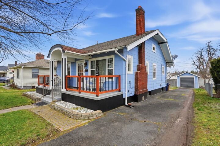 Property Photo:  2124 W Jackson Ave  WA 99205 