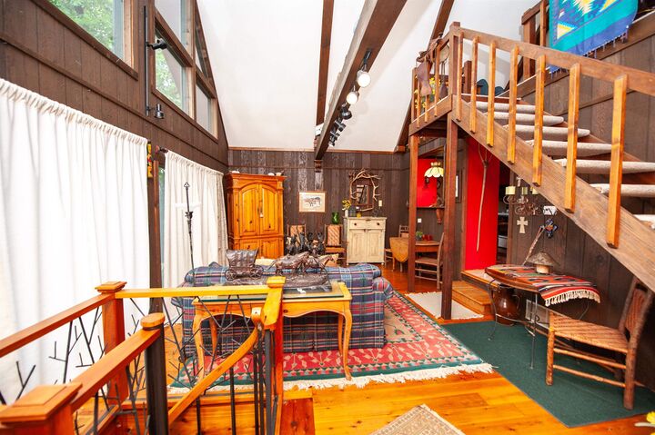 Property Photo:  1516 W Lakeshore Drive  SC 29356 