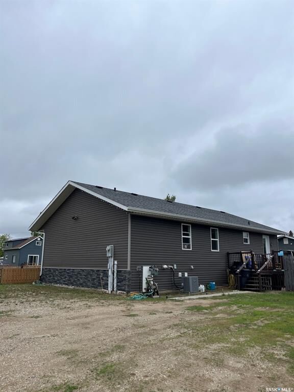 Property Photo: 401 6th Avenue W SK S0E 1E0