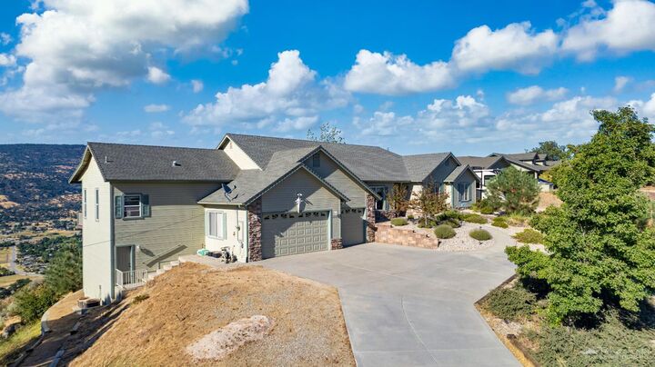 Property Photo:  30730 Fox Ridge Court  CA 93561 