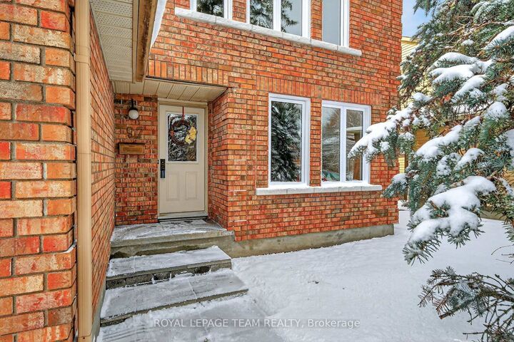Property Photo: 97 Huntsman Crescent ON K2M 1H8