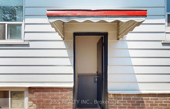 Property Photo: 48 St Dunstan Drive ON M1L 2V5