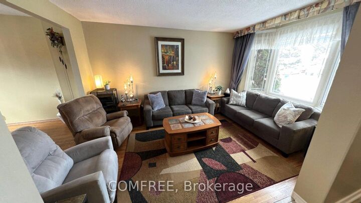 Property Photo: 56 Fieldgate Drive ON K2J 1T9