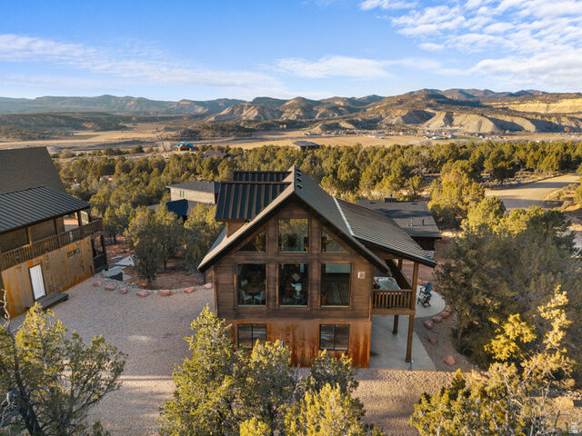 Property Photo: 375 W White Cliffs Dr UT 84758