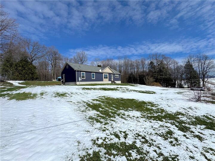 Property Photo:  230 Grandview Rd  PA 15610 