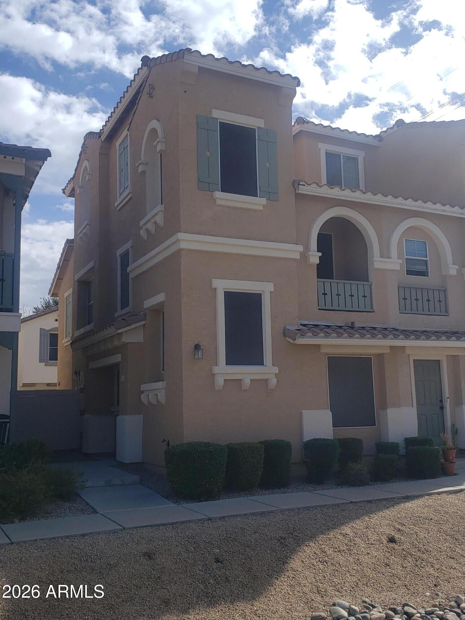 Property Photo:  426 N Oak Street  AZ 85233 