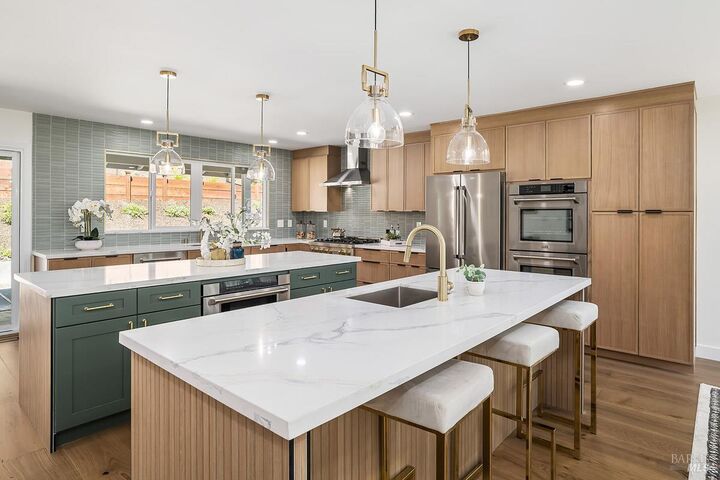 Property Photo: 36 Capilano Drive CA 94949