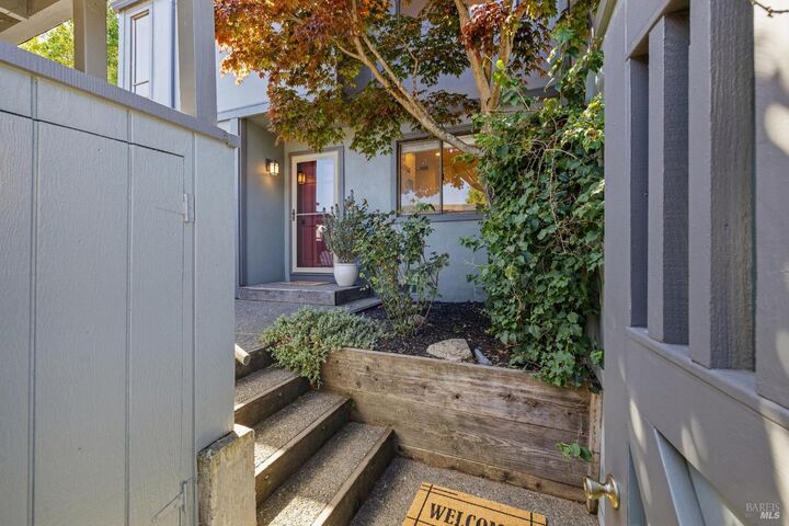 Property Photo:  212 Sylvia Way  CA 94903 