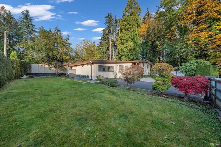 Property Photo: 475 Newlands Road BC V7T 1W3