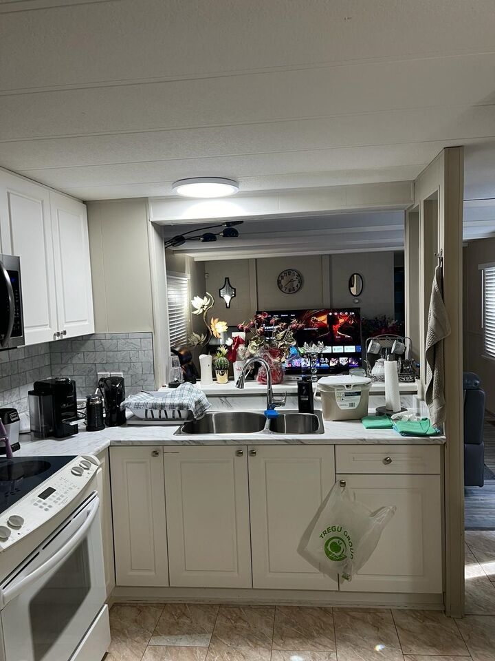 Property Photo: 11276 272 Street BC V2W 1Y6