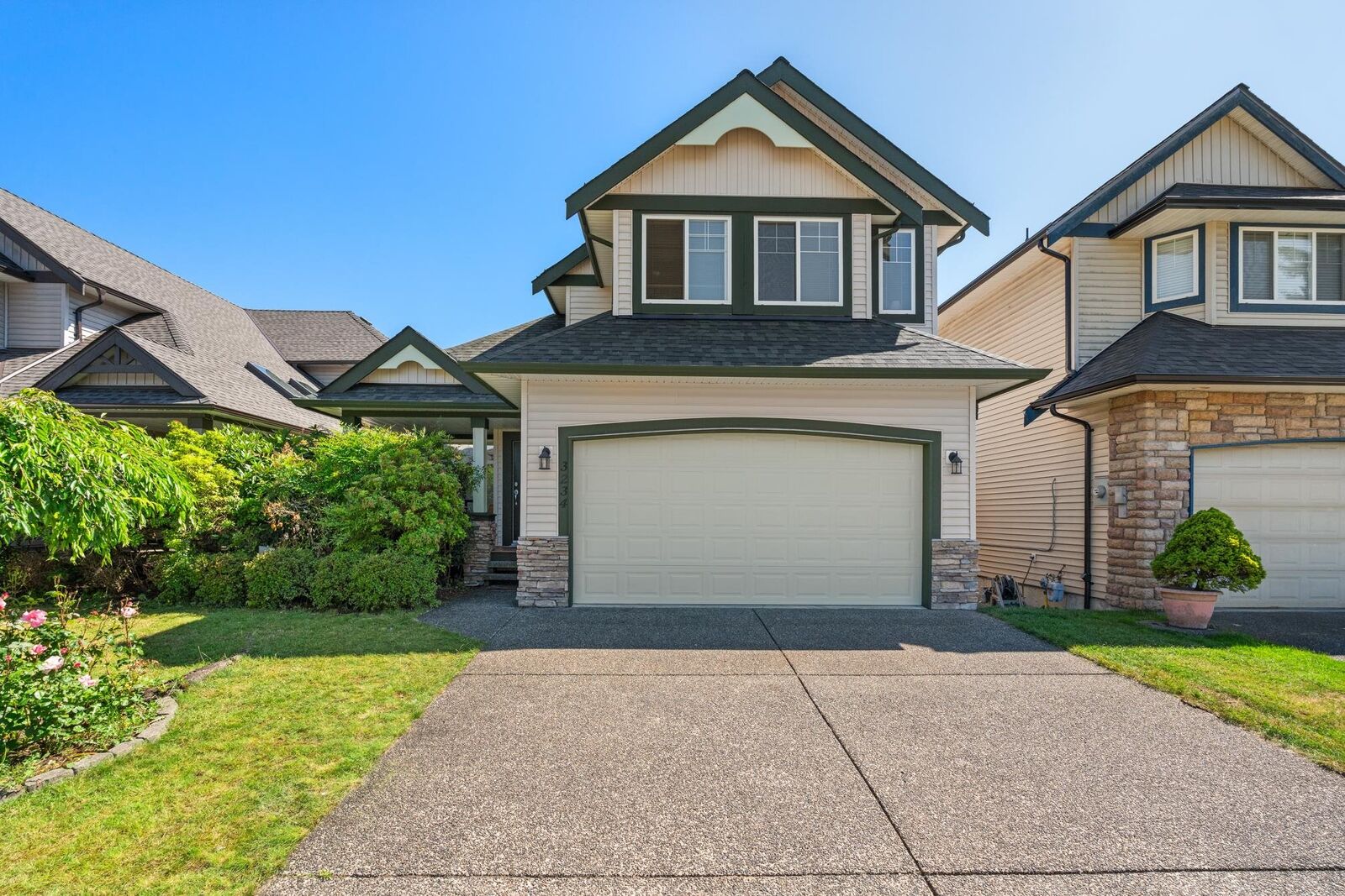 Property Photo:  3234 Osborne Street  BC V3B 8C8 