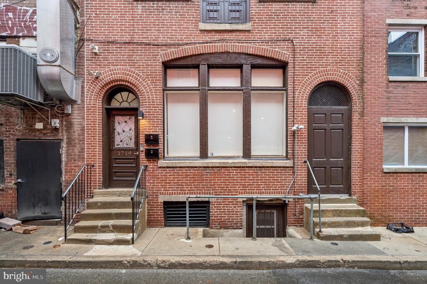 Property Photo: 1720 Sansom Street PA 19103