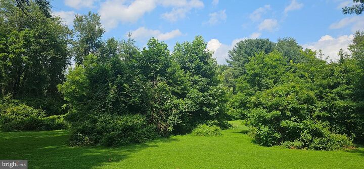 Property Photo:  15 E Mount Vernon Street  PA 19363 