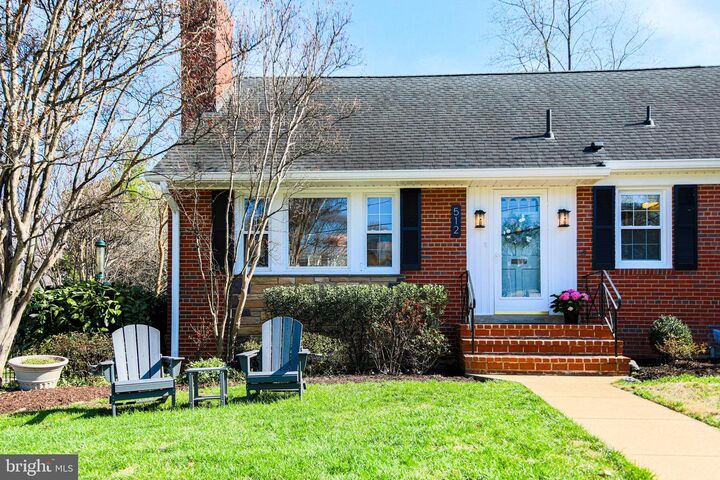 Property Photo:  512 Crestwood Drive  VA 22302 