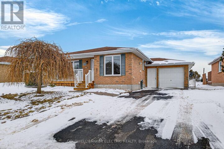 Property Photo:  329 Mary Street West  ON K9V 5X5 
