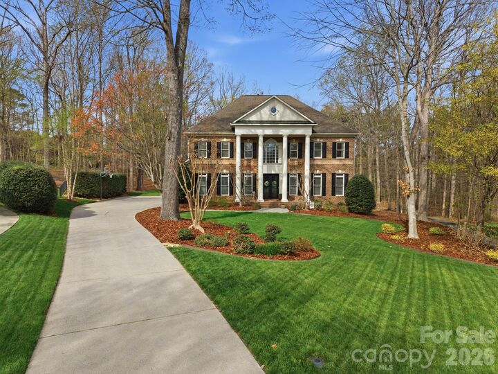 Property Photo:  1802 Summit View Place  NC 28173 