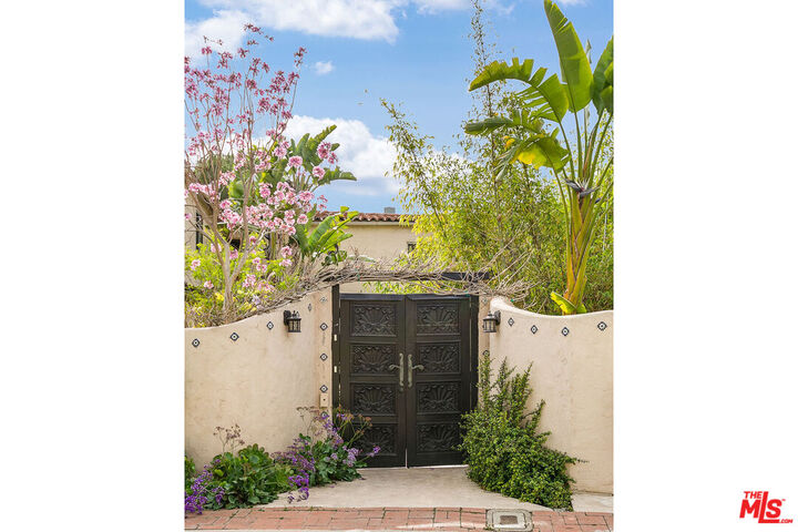 Property Photo:  2319 Meadow Valley Ter  CA 90039 