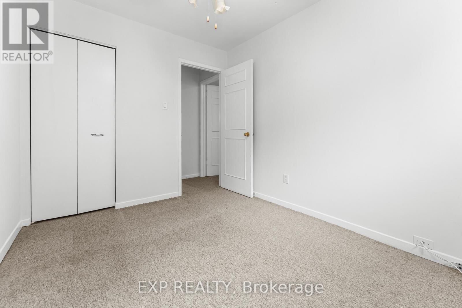 Property Photo:  1512 Sixth Line 46  ON L6H 2P2 