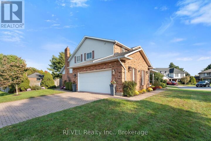 Property Photo:  1 Spartan Court  ON L2N 7M5 