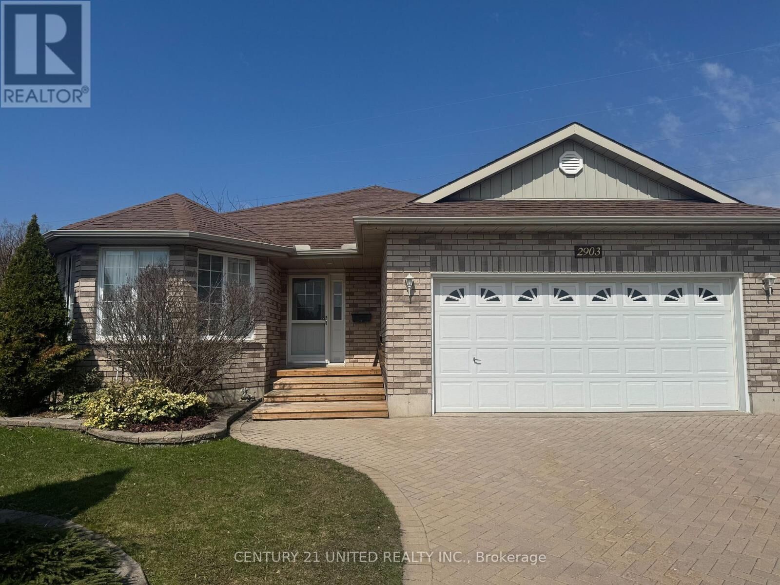 Property Photo:  2903 Jennifer Drive  ON K9L 1Z5 