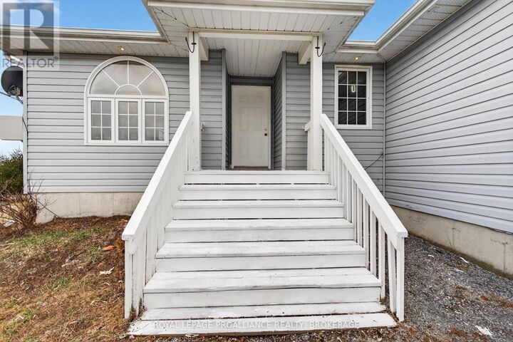 Property Photo: 3081 Barnaby Court ON K0H 1H0