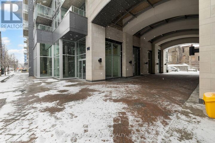 Property Photo:  98 Richmond Road 206  ON K1Z 0B2 