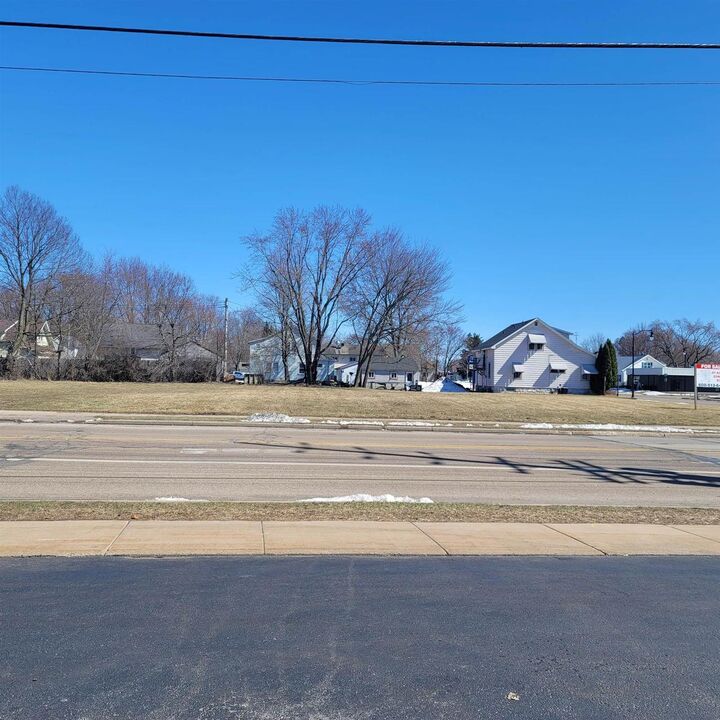 Property Photo:  1640 West Grand Avenue  WI 54495 