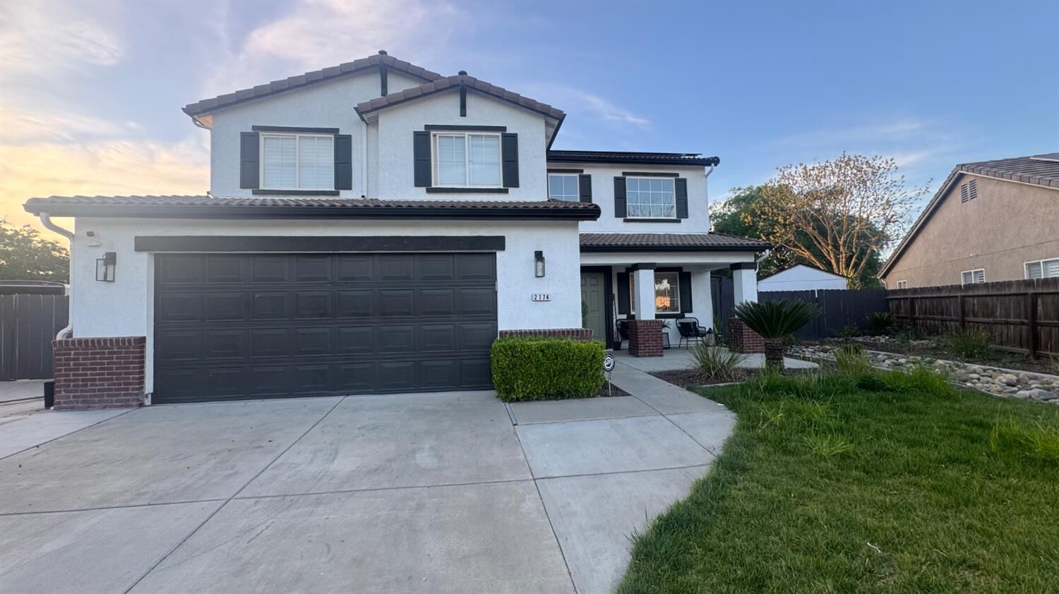 Property Photo:  2174 W Picadilly Lane  CA 93230 