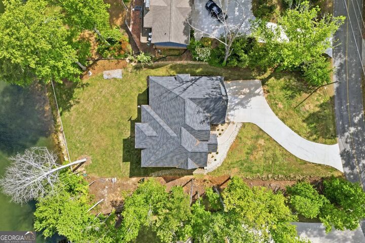 Property Photo:  2021 Lakeview Parkway  GA 30180 