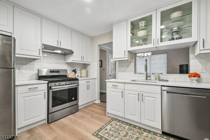 Property Photo:  18 Manchester Ct F  NJ 07928 