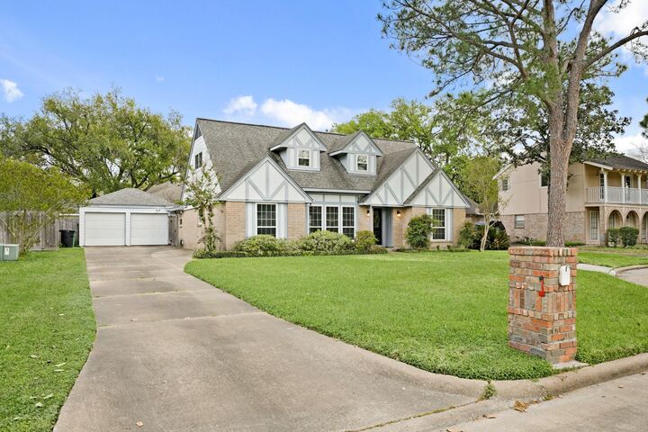 Property Photo:  2706 Bernadette Lane  TX 77043 