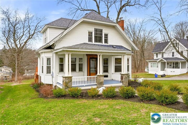 Property Photo: 802 Poplar Street PA 18411