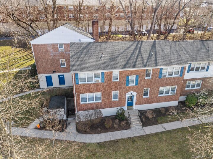 Property Photo:  138 Underhill Ave 2B  NY 10604 