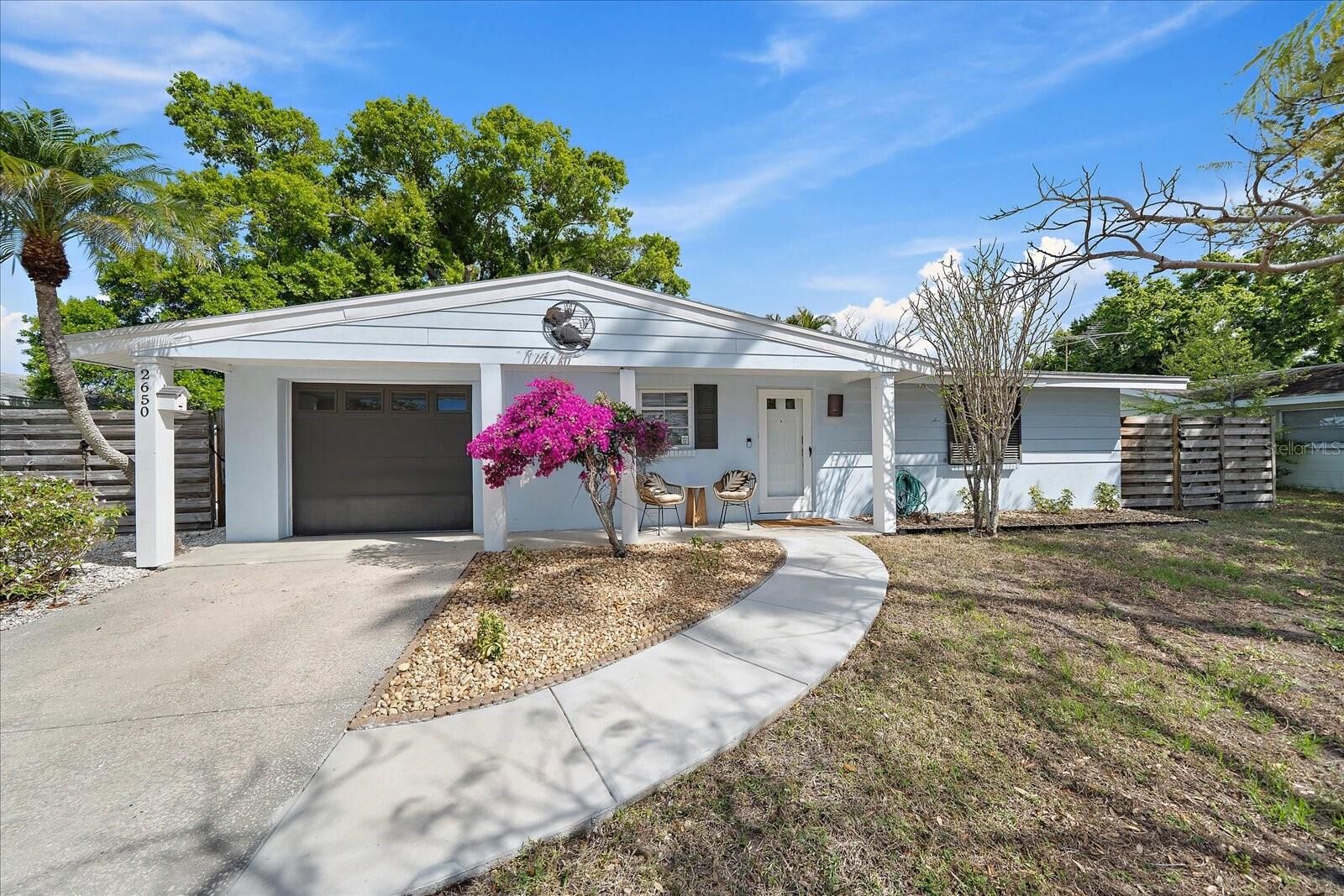 Property Photo:  2650 Leafy Lane  FL 34239 