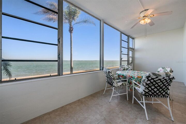 Property Photo:  7 Dunoon Place 102  FL 34698 