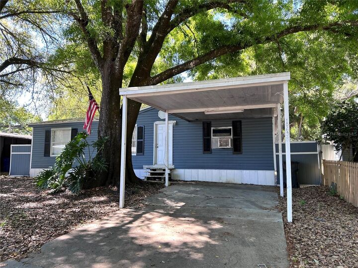 Property Photo:  10638 Bay Hills Circle  FL 33592 