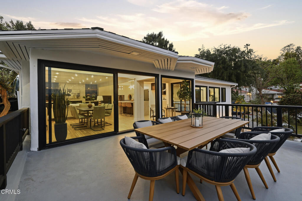 Property Photo:  2001 Kenilworth Avenue Avenue  CA 90039 