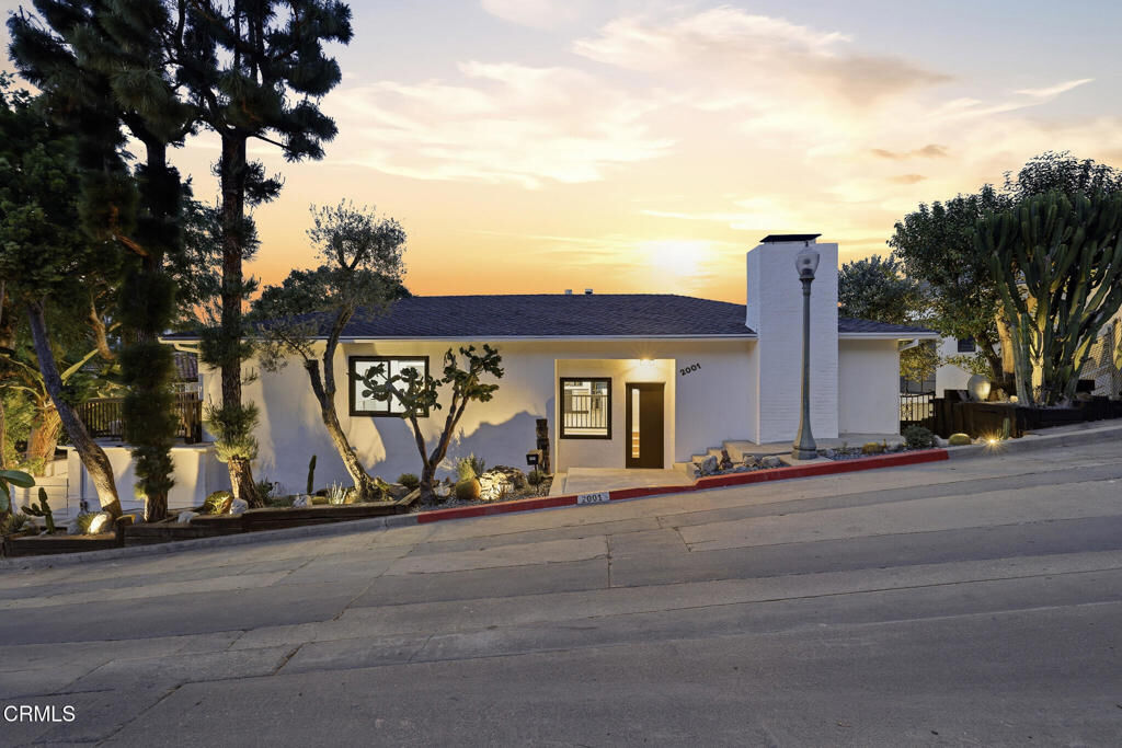 Property Photo:  2001 Kenilworth Avenue Avenue  CA 90039 