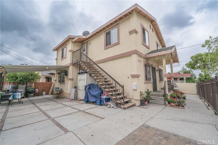 Property Photo:  2500 E Fairmount  CA 90033 