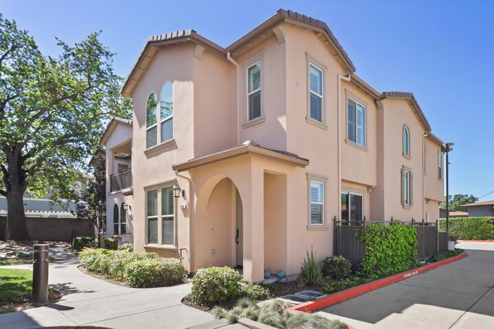 Property Photo: 2500 Villa Terrace Lane CA 95825