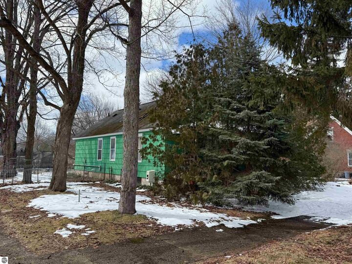 Property Photo: 903 Cotey Street MI 49601