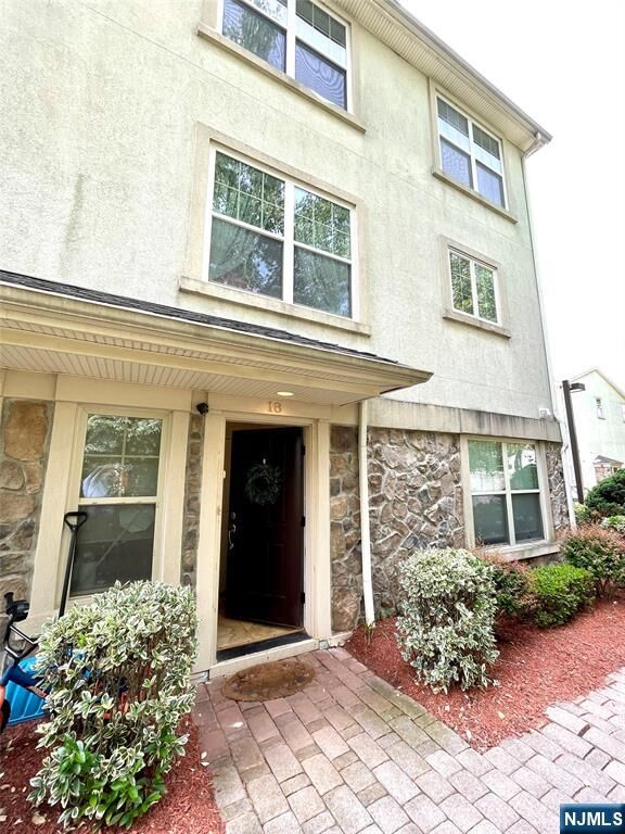 Property Photo:  1625 Paterson Plank Road 18  NJ 07094 